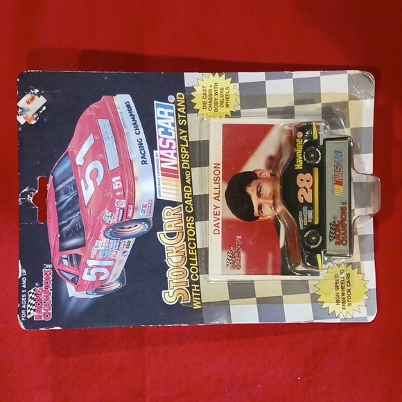 Vintage Davey Allison #28 Havoline Car and Card 1:64 Scale Die-Cast - Picture 1 of 6